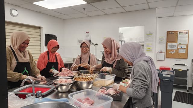 Volunteer Halal Food Festival